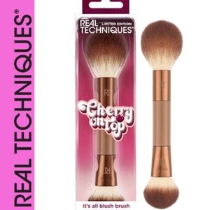 Real Techniques Cherry on Top It's All Blush Brush